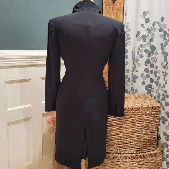 Dress Suit - Picture 4 of 8